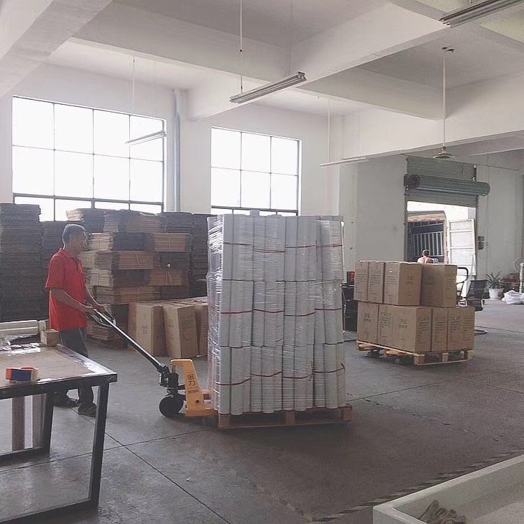 仓库发货中